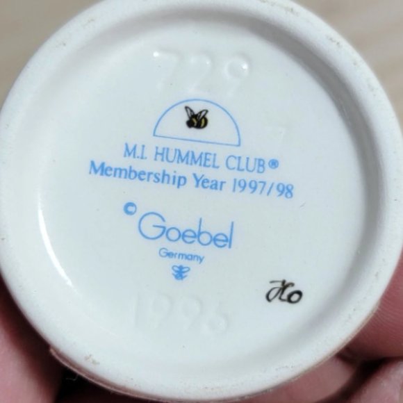 Hummel #729 TMK 7 "Natures Gift" from 1996 - Picture 6 of 6